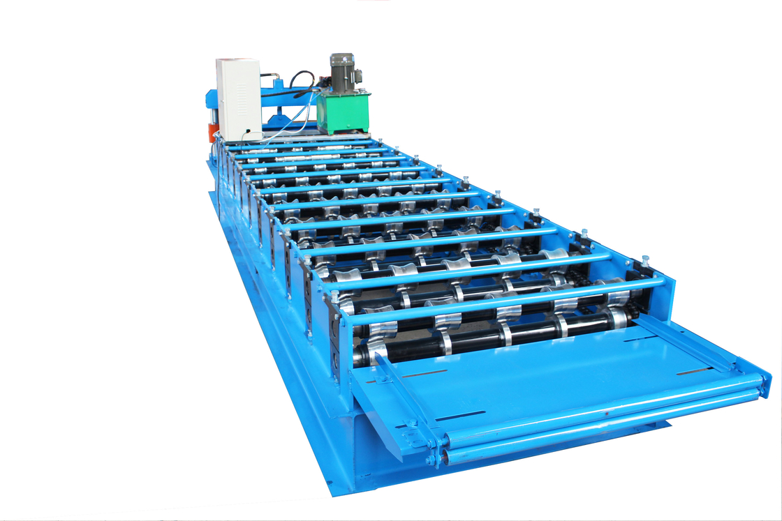 Factrory Price 2.5T Wall Panel Roll Forming Machine Hydraulic Cutting With 50mm Shaft Diameter