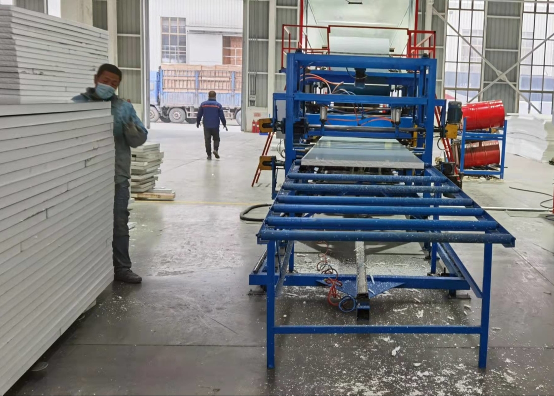 32kw Main Motor Power EPS Sandwich Panel Forming Machine 3-6m/Min Speed