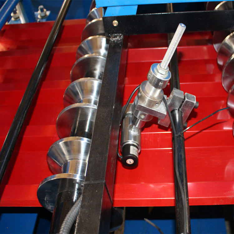 840mm Trapezoid Type Tile Forming Machine Hydraulic Cutting